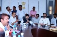 पालकमंत्री नाईक यांच्या उपस्थितीत जि.प. व नगर परिषदेच्या कामांचा आढावा