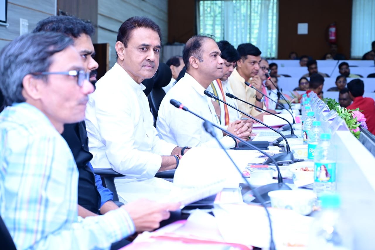 भंडारा जिल्हा नियोजन समितीची सभा संपन्न; खासदार प्रफुल पटेल यांनी विकासकामांवर भर